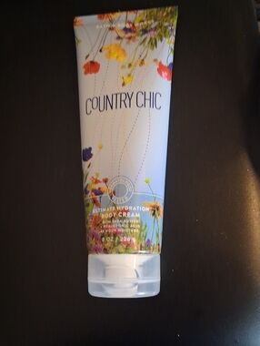 Bath & Body Works Country Chic Body Cream - White with Floral Accents